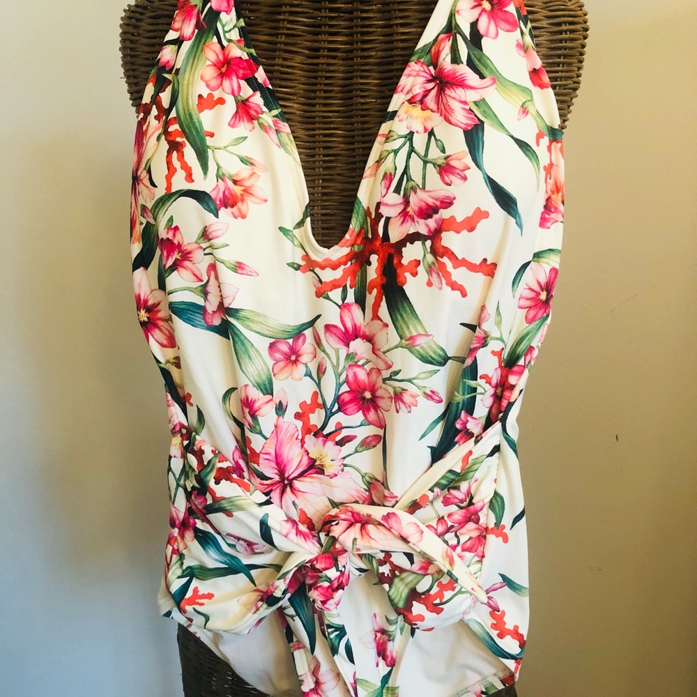 One piece floral Carmen Marc Valvo swimsuit size14